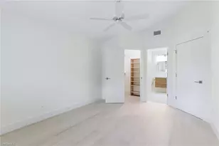 116 Fountain Cir, Naples, FL 34119 - Photo 14