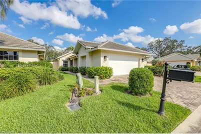 116 Fountain Cir, Naples, FL 34119 - Photo 2