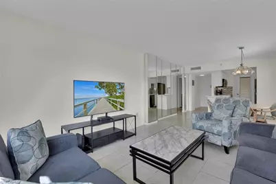 1300 Gulf Shore Blvd N #205, Naples, FL 34102 - Photo 10