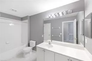 1088 Oxford Ln, Naples, FL 34105 - Photo 14