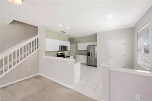 1088 Oxford Ln, Naples, FL 34105 - Photo 6