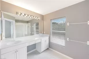 1088 Oxford Ln, Naples, FL 34105 - Photo 12