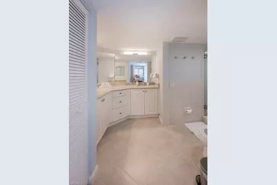 4001 Gulf Shore Blvd N #302, Naples, FL 34103 - Photo 14