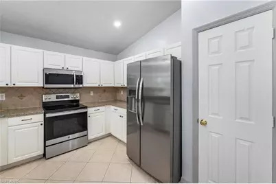 713 Crossfield Cir, Naples, FL 34104 - Photo 14
