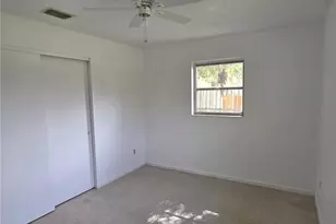 33 Broadway Cir, Fort Myers, FL 33901 - Photo 6