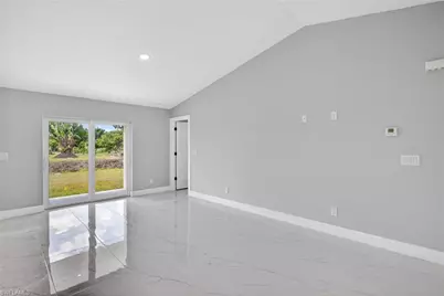 818 Portland St E, Lehigh Acres, FL 33974 - Photo 4