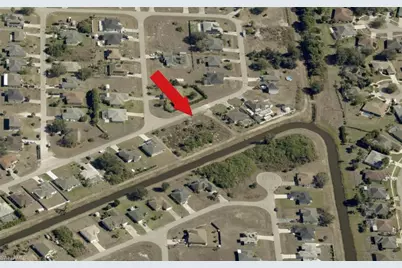 1005 Cedartree Ave, Lehigh Acres, FL 33971 - Photo 4