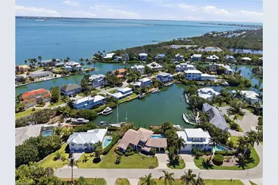 1748 Jewel Box Dr, Sanibel, FL 33957 - Photo 2