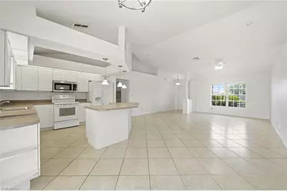2017 NE 5th Pl, Cape Coral, FL 33909 - Photo 12