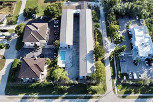 826 Wiggins Pass Rd, Naples, FL 34110 - Photo 20