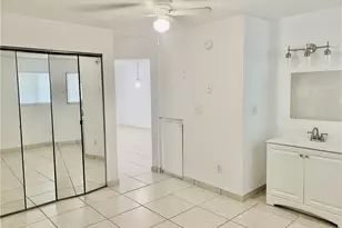 826 Wiggins Pass Rd, Naples, FL 34110 - Photo 10