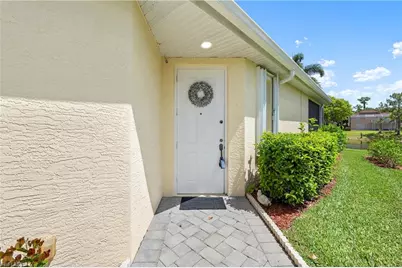 7737 Haverhill Ct, Naples, FL 34104 - Photo 4