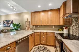 3310 Europa Dr, Naples, FL 34105 - Photo 10