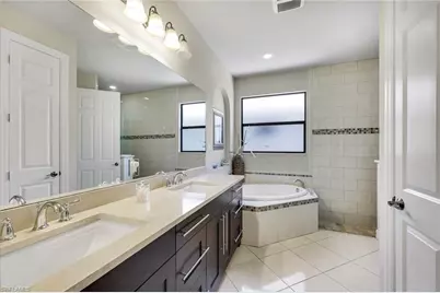 1243 Briarwood Ct, Naples, FL 34104 - Photo 10