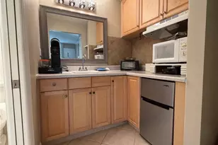 2555 Tamiami Trl N, Naples, FL 34103 - Photo 2