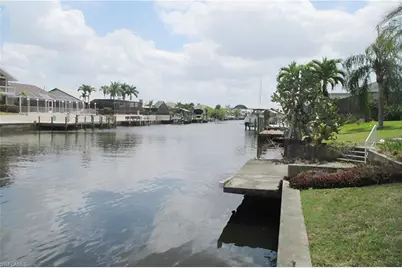 903 SE 20th Ct, Cape Coral, FL 33990 - Photo 2