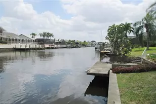 903 SE 20th Ct, Cape Coral, FL 33990 - Photo 2