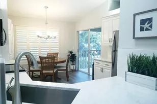 386 Emerald Bay Cir, Naples, FL 34110 - Photo 8