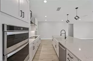 2038 Grove Dr, Naples, FL 34120 - Photo 6
