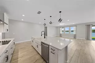 2038 Grove Dr, Naples, FL 34120 - Photo 10