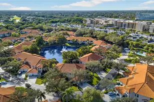 1033 Egrets Walk Cir, Naples, FL 34108 - Photo 10
