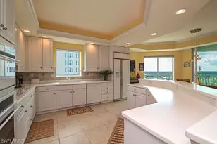 295 Grande Way, Naples, FL 34110 - Photo 4