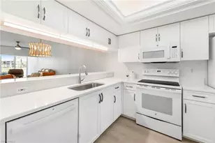 20131 Ian Ct, Estero, FL 33928 - Photo 8