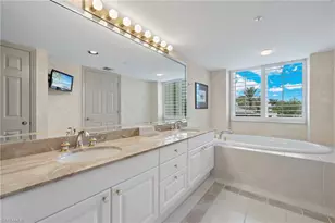 6849 Grenadier Blvd, Naples, FL 34108 - Photo 22