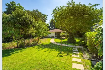 610 West St, Naples, FL 34108 - Photo 6