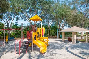 795 Briarwood Blvd, Naples, FL 34104 - Photo 28