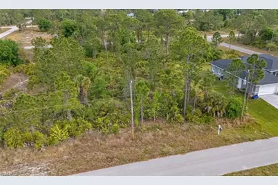 1141 Corry St E, Lehigh Acres, FL 33974 - Photo 4
