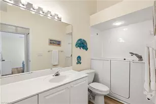 378 Melrose Pl, Naples, FL 34104 - Photo 16