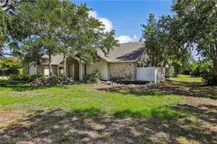 1937 Princess Ct, Naples, FL 34110 - Photo 4