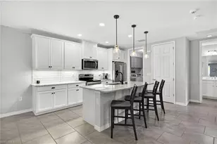 14582 Edgewater Cir, Naples, FL 34114 - Photo 6