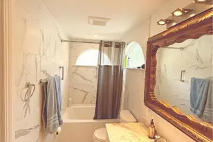 250 10th St NE, Naples, FL 34120 - Photo 10