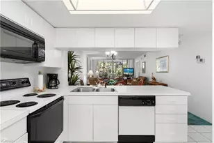 290 Naples Cove Dr, Naples, FL 34110 - Photo 14