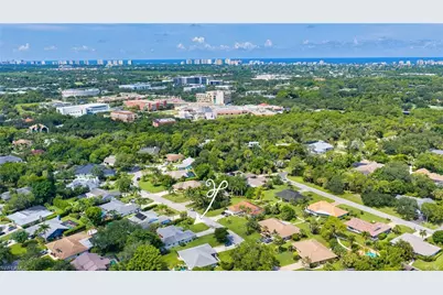 162 Westwood Dr, Naples, FL 34110 - Photo 4
