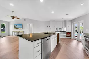 162 Westwood Dr, Naples, FL 34110 - Photo 10