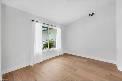 162 Westwood Dr, Naples, FL 34110 - Photo 18