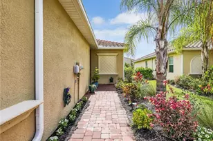1637 Alameda Dr, Naples, FL 34120 - Photo 4