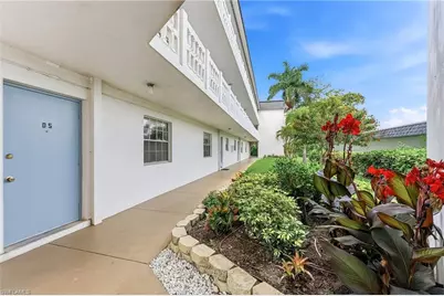315 Saint Andrews Blvd #D5, Naples, FL 34113 - Photo 2