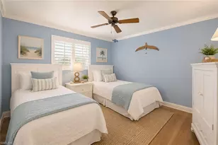 587 Parkwood Ln, Naples, FL 34103 - Photo 16