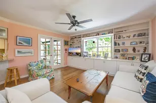 587 Parkwood Ln, Naples, FL 34103 - Photo 4