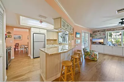 587 Parkwood Ln, Naples, FL 34103 - Photo 10