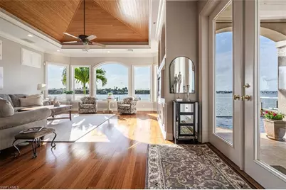 1942 Kingfish Rd, Naples, FL 34102 - Photo 10