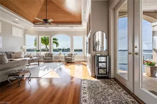1942 Kingfish Rd, Naples, FL 34102 - Photo 10