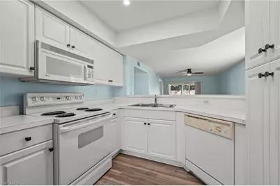 26658 Little John Ct #94, Bonita Springs, FL 34135 - Photo 6