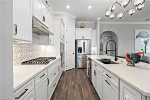 9811 Everglades Dr, Naples, FL 34120 - Photo 10