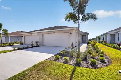 20559 Hazelnut Ct S, Lehigh Acres, FL 33976 - Photo 2