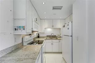 140 Seaview Ct, Marco Island, FL 34145 - Photo 8